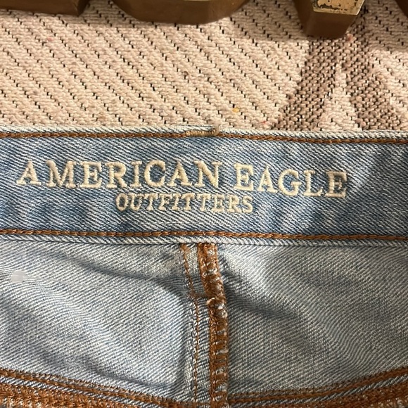 American Eagle Outfitters distressed light wash mini denim skirt - Picture 10 of 17